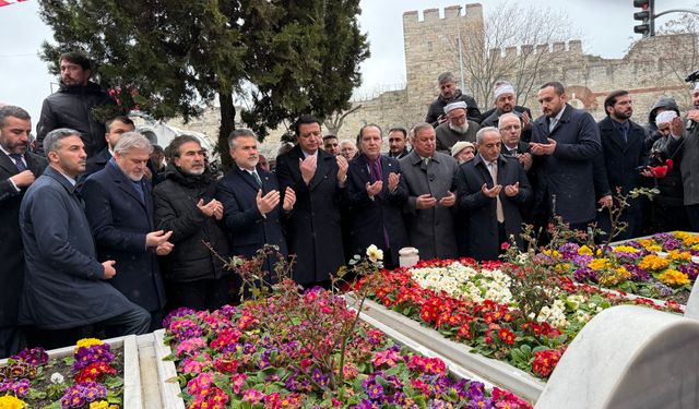 SP.Ve YRP. Erbakan'ın Vefatının 15.Yılında Kabri Başında İlk Birliği Sağladı Sırada Ne Var ?