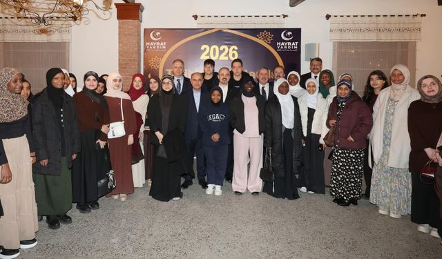 Bülent Turan, Hayrat Vakfı’nın Geleneksel İftarına Katıldı