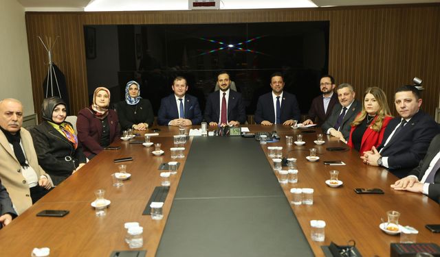 Muhtarlar’ dan AK Parti İstanbul İl Başkanlığına Ziyaret