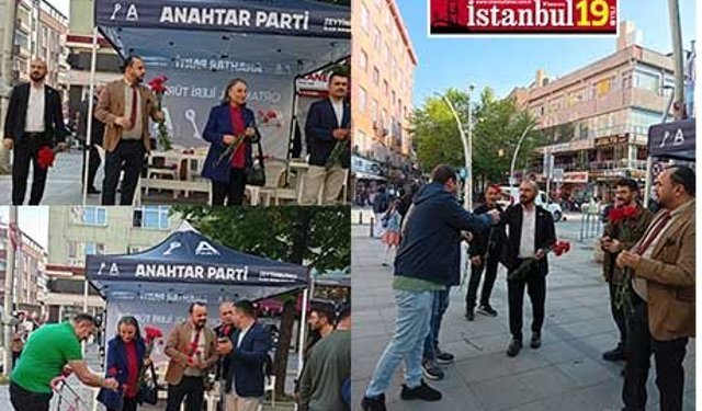 Anahtar Parti Anneler Gününde Binlerce Karanfil Dağıttı