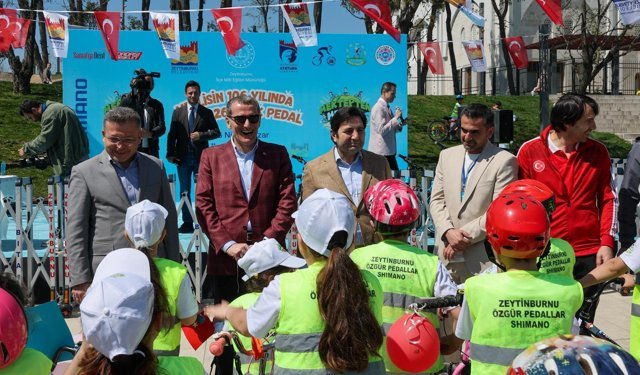 Zeytinburnu’nda 23 Nisan Coşkusu Pedallarla Yaşandı