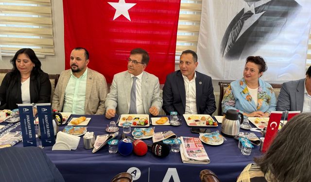 Anahtar Parti Zeytinburnu İlçe Başkanlığı Durmak Bilmiyor
