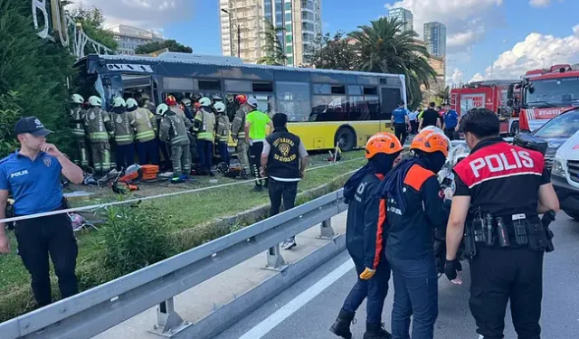 Zeytinburnu'nda İETT otobüsü site duvarına çarptı: Ölü ve yaralılar