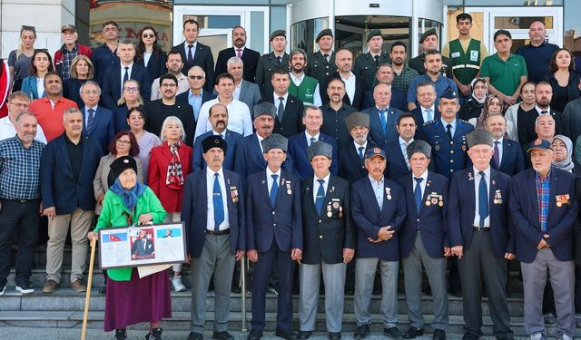 Zeytinburnu Gazilerini Baştacı Yaptı