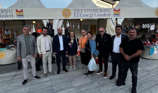 Anahtar Parti Zeytinburnu İlçe Başkanı Doğan Akdeniz El Emeğ Göz Nuru Sergisini Gezdi