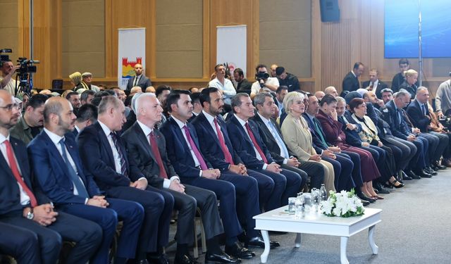 Davul Ve Zurna İle Yıkıldı, Halaylar Ve Dualarla Teslim Edildi
