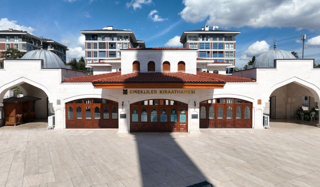 Zeytinburnu’nda Emekli Kıraathaneleri Yaygınlaşıyor