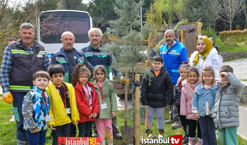 Esenyurtlu minikler şehit ve gaziler için fidan dikti