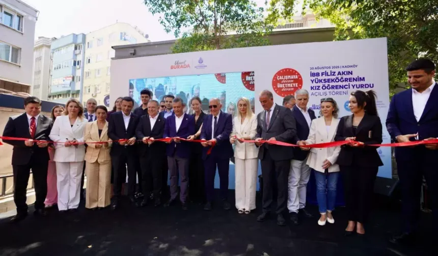 Özgür Özel: İmamoğlu'nun Tek Suçu Defalarca Erdoğan'ı Yendiği İçin Cezaevine Girdi Dedi