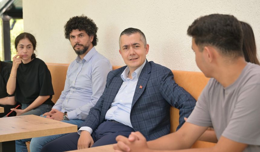 Gençler için yeni buluşma noktası: Vatan Kitap Kafe açıldı