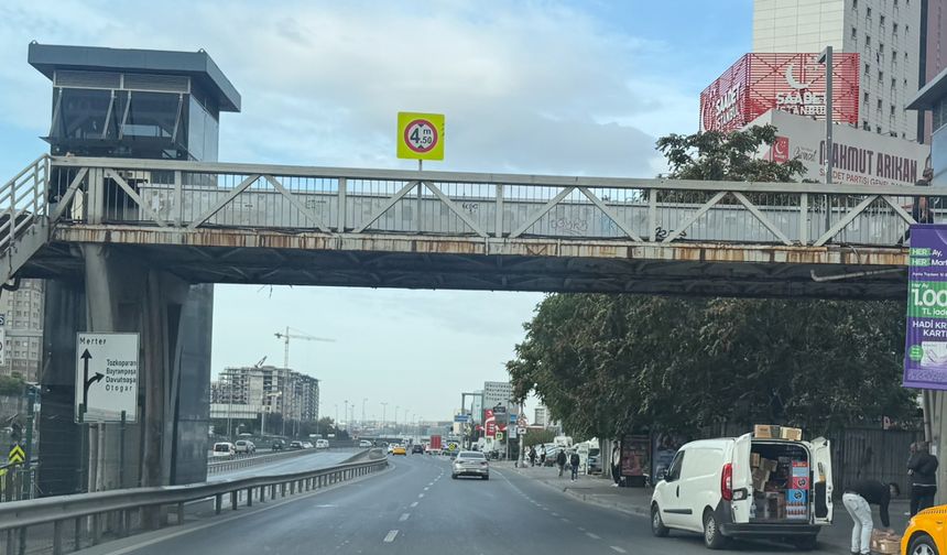 İBB Tehlike arz eden bir çok üst geçidi yeniledi sıra Cevizlibağ da mı ?