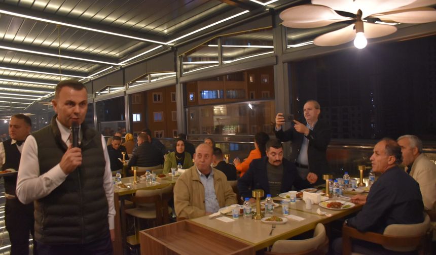 Vekil İzsiz Dostları İle Bir Araya Geldi