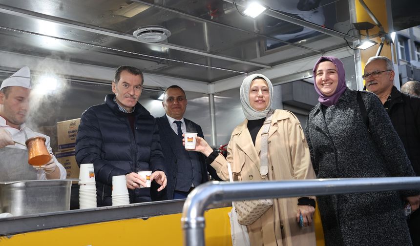 Zeytinburnu’nda Kış Sabahlarına Sıcak Başlangıç: Mobil İkram Aracı 4. Yılında