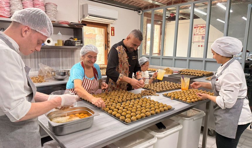 Tarihi Merkezefendi Fırını’nda Kursiyerler Üretimin İçinde Yetişiyor