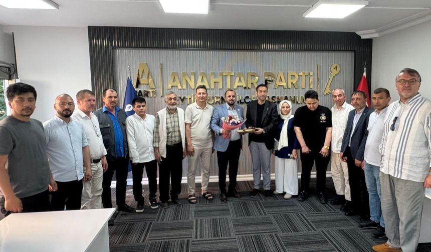 ANAHTAR Parti Zeytinburnu’na Halkın İlgisi Artıyor