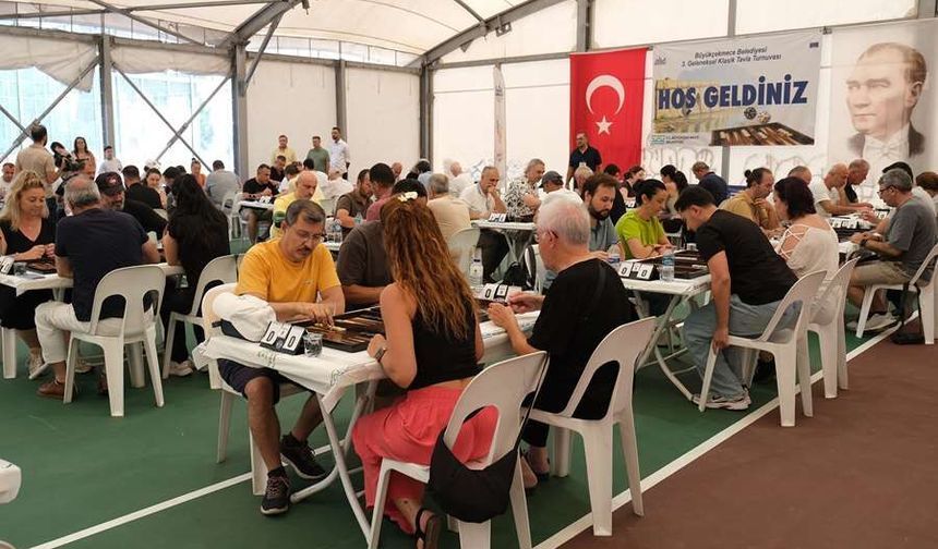 3. Geleneksel Klasik Tavla Turnuvası nefesleri kesti