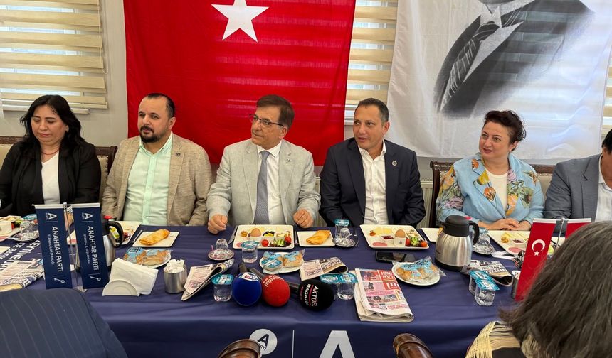 Anahtar Parti Zeytinburnu İlçe Başkanlığı Durmak Bilmiyor