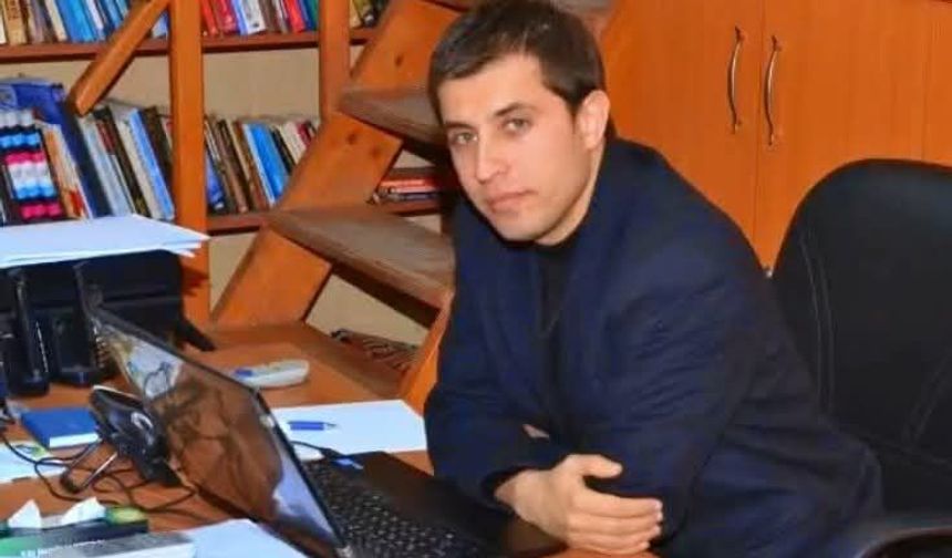 "Gazeteci Mithat Sayar"Ben ülkücüyüm, MHP'liyim. Siyaset yapacaksam MHP'de yaparım!""