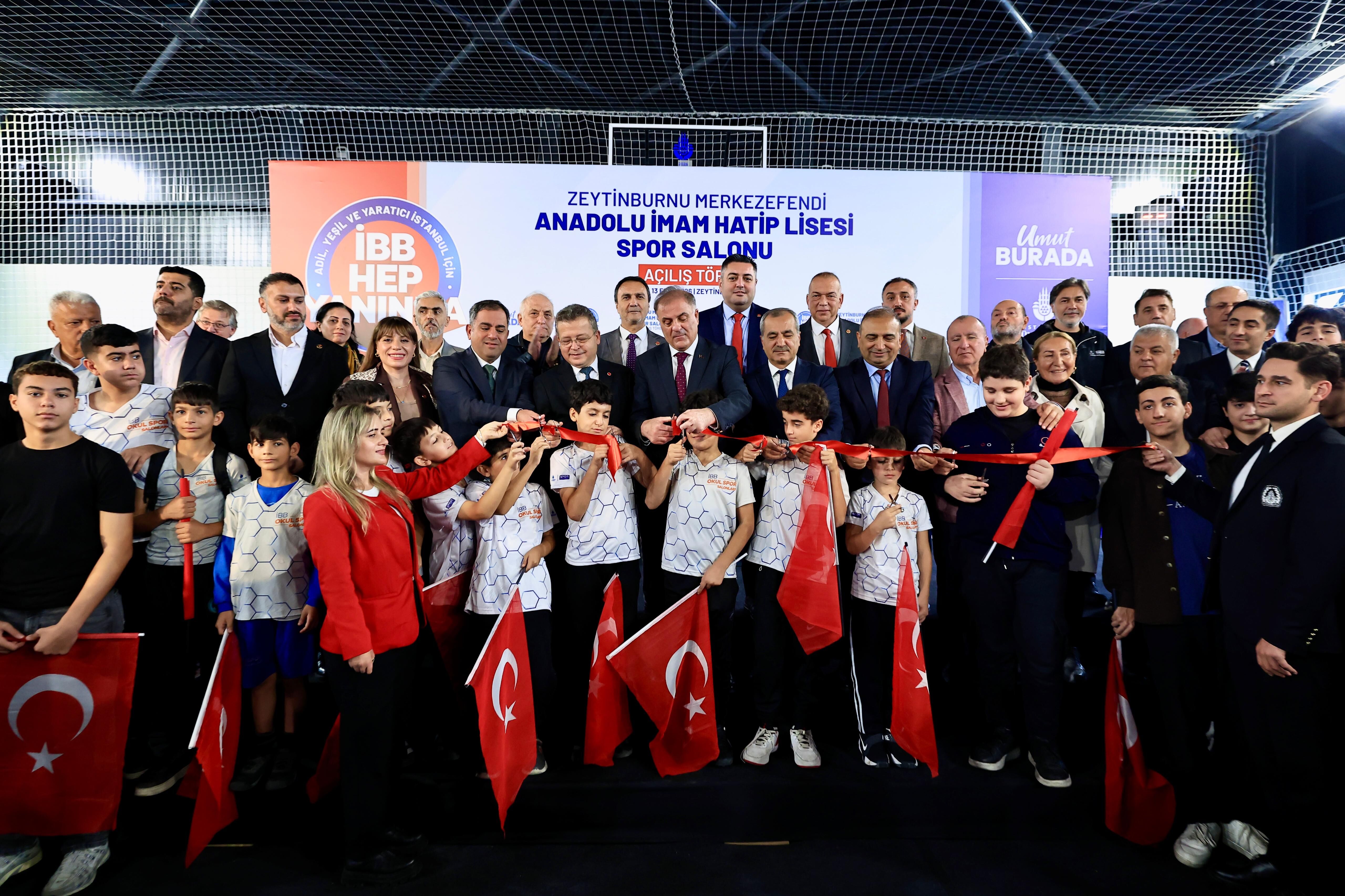 İBB Hep Yanında Sloganı İle Hayatın Her Anında Sizinle Sıra Merkezefendi İmam Hatipteydi  (VİDEOLU)