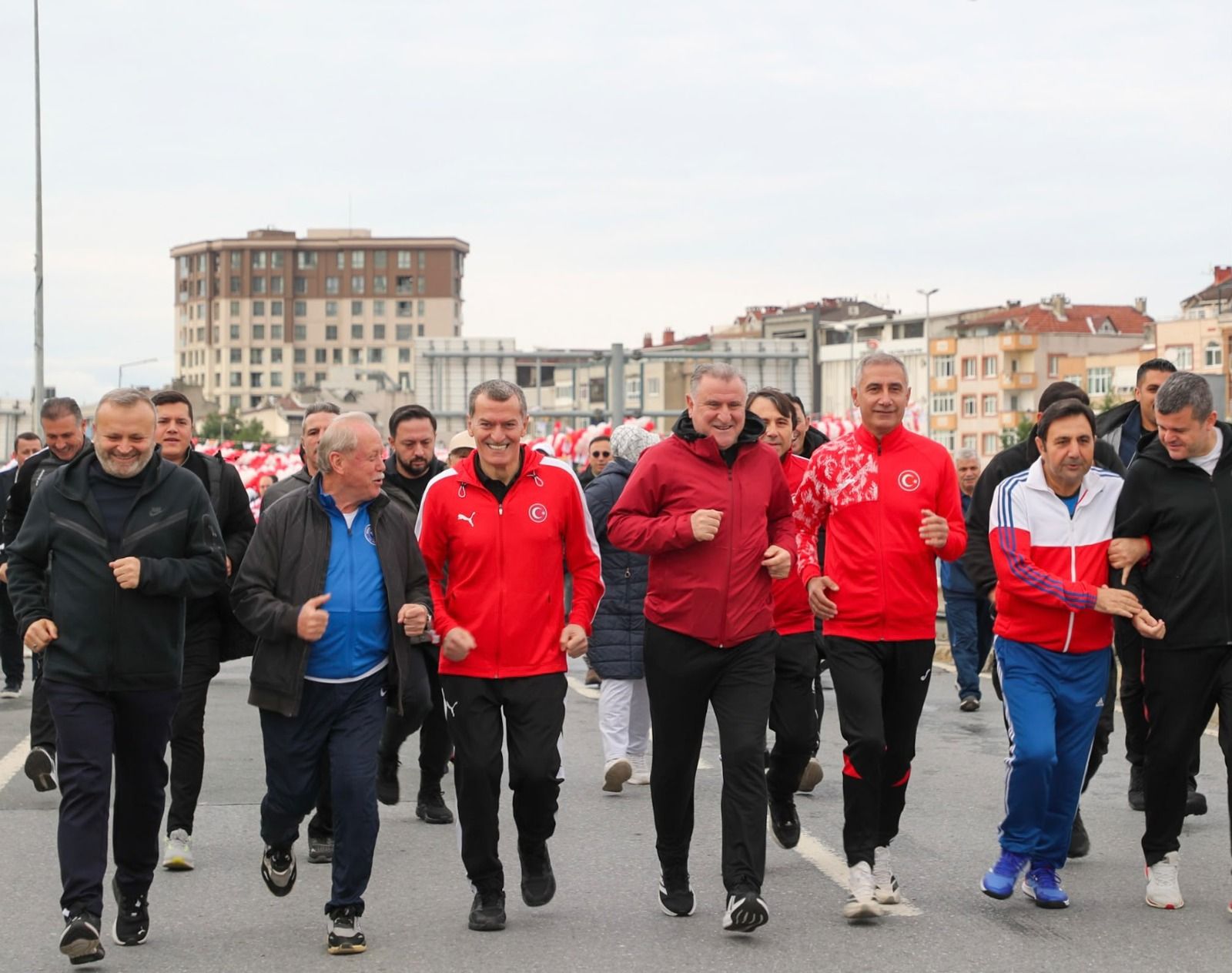 17.Zeytinburnu Cumhuriyet Koşusu Yapıldı
